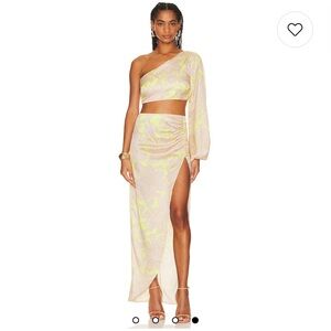 RUMER REVOLVE crop top and skirt in Black!